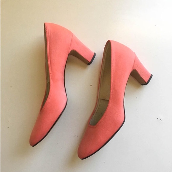 Vintage Shoes - 💖SOLD💖Vintage 1960s pink Block Heels / Shoes